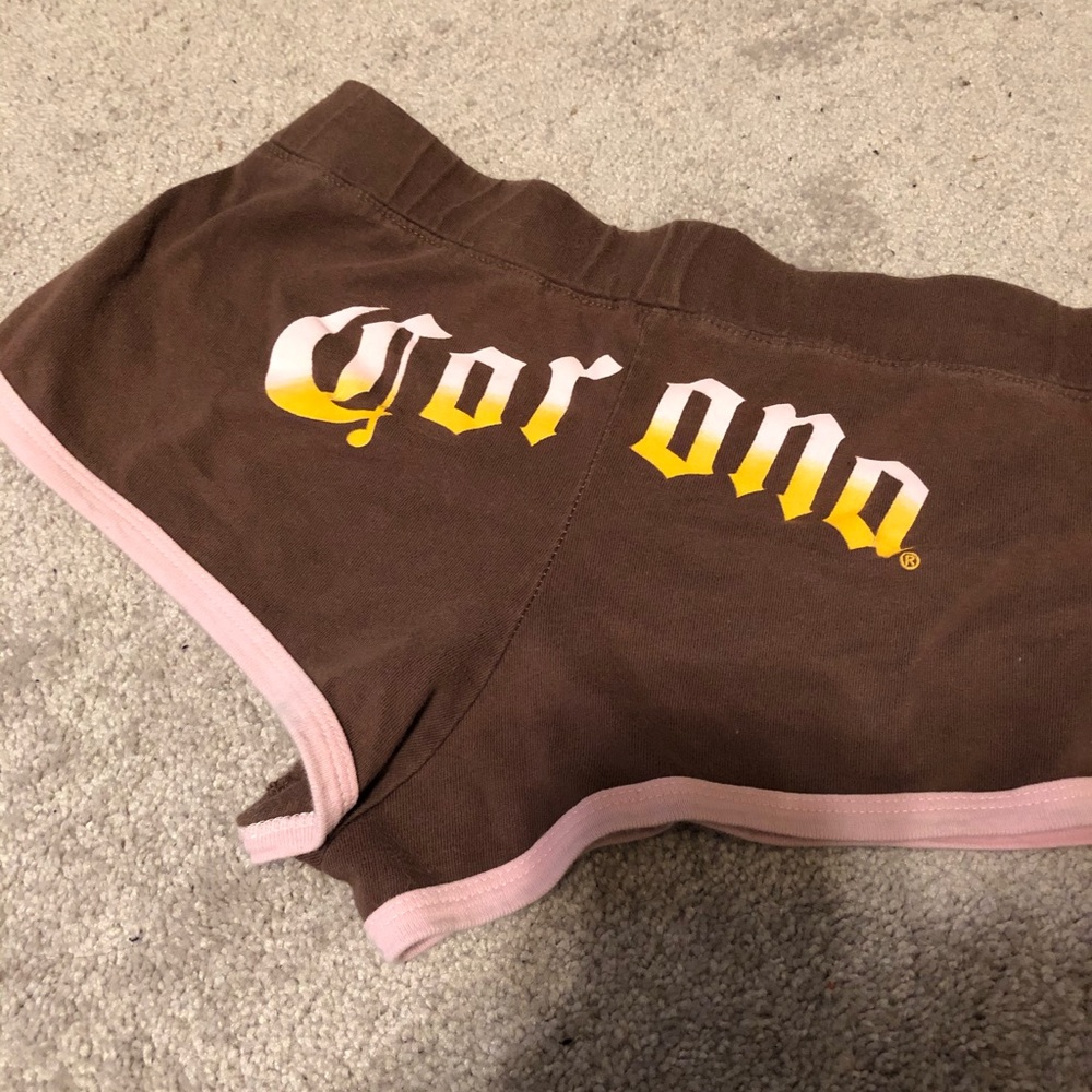 Corona booty shorts!